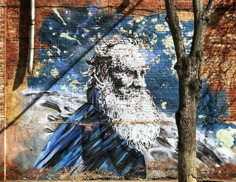 leo tolstoy mural grafitti image